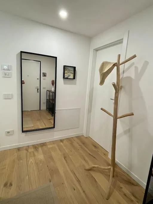 Daire Casa Caterina Moderne Wohnung Mit Berg Und Seesicht Gera Lario